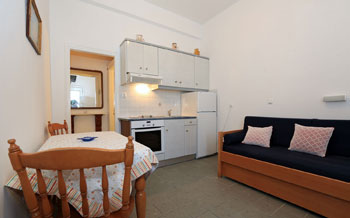 Διαμέρισμα 5 - Κουζίνα και καθιστικό